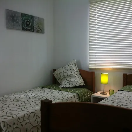 A Casa Da Avenida * Madalena (Azores)